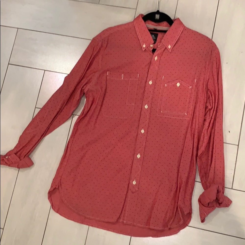 EUC Scifen Company red with triangle woven shirt